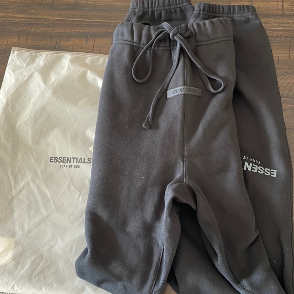 Essentials Fear of God Joggers XS NWT and Packaging, Black/Charcoal